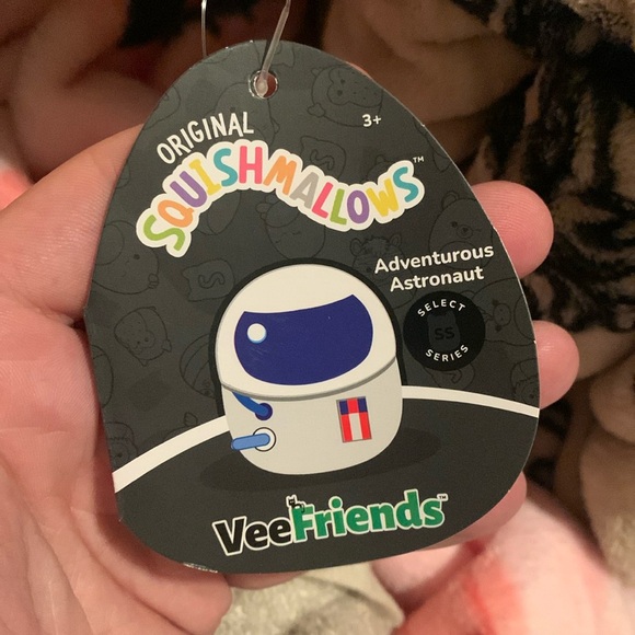 Adventurous astronaut vee friends select series squishmallow NWT - Picture 6 of 7